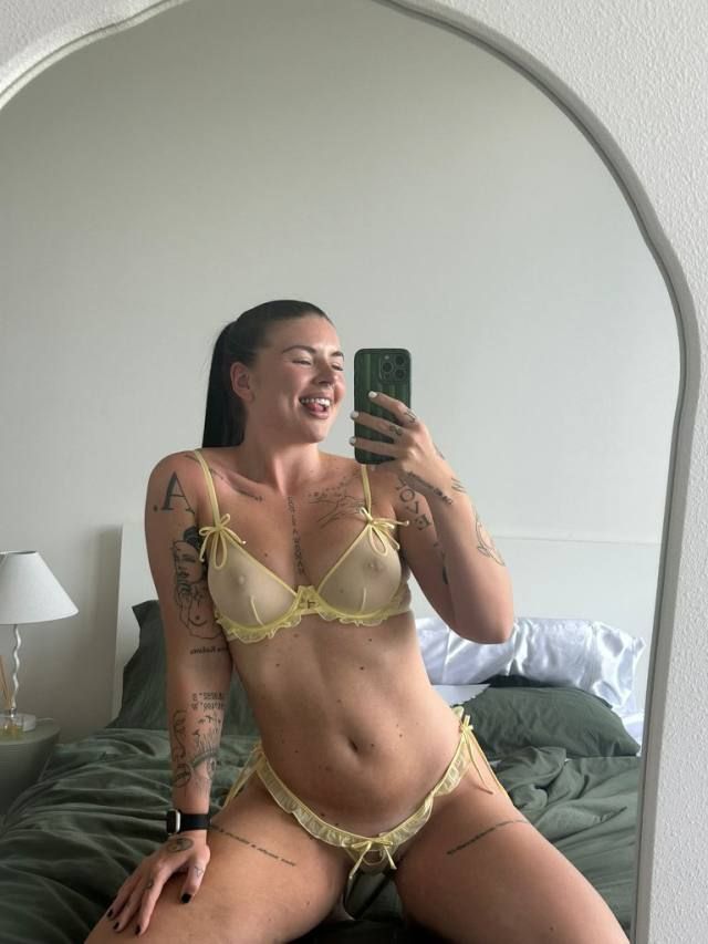 HMU 🤙 I’m Available all day and night let’s have some fun 🤩 - Image 3